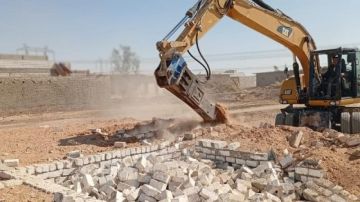 محافظ أسيوط: استرداد 1187 مترا مربعا وإزالة 41 حالة تعد في 8 مراكز محافظ أسيوط: استرداد 1187 مترا مربعا وإزالة 41 حالة تعد في 8 مراكز