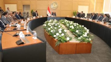 وزير الكهرباء يتابع تنفيذ الخطة الأمنية المتكاملة وتوحيد المفاهيم وبنود التنفيذ فى جميع مواقع العمل وزير الكهرباء يتابع تنفيذ الخطة الأمنية المتكاملة وتوحيد المفاهيم وبنود التنفيذ فى جميع مواقع العمل