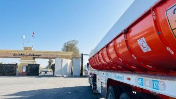 الهلال الأحمر يطلق قافلة زاد العزة رقم 58 إلى غزة محملة بـ423 شاحنة مساعدات إنسانية الهلال الأحمر يطلق قافلة زاد العزة رقم 58 إلى غزة محملة بـ423 شاحنة مساعدات إنسانية