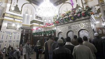 حكم زيارة مقامات الأنبياء والأولياء والصالحين وآل البيت حكم زيارة مقامات الأنبياء والأولياء والصالحين وآل البيت