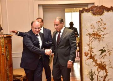 رئيس هيئة الدواء المصرية يعقد اجتماعا مع وزير الخارجية لبحث التعاون الدولي في قطاع الدواء