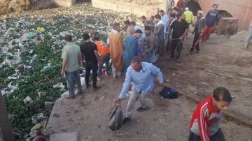 عاجل سقطوا في ترعة.. تفاصيل مصرع وإصابة 11 طفلا أثناء ذهابهم للمدرسة بأسيوط (صور)