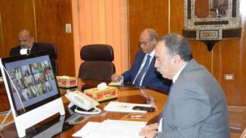 محافظ أسيوط يشارك في اجتماع رئيس الوزراء لمتابعة جهود تعظيم الاستفادة من مسار العائلة المقدسة