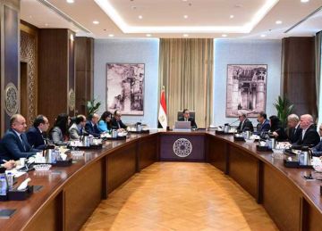مدبولي يبحث مع رئيس أروجلو التعاون في إدارة وتشغيل مصانع الغزل والنسيج  مدبولي يبحث مع رئيس أروجلو التعاون في إدارة وتشغيل مصانع الغزل والنسيج