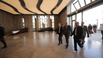 وزير السياحة والآثار يتابع الاستعدادات النهائية لافتتاح المتحف المصري الكبير غدا