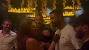 إليسا تغازل كريم فهمي بأجواء عيد ميلادها في لبنان إليسا تغازل كريم فهمي بأجواء عيد ميلادها في لبنان