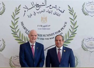 الرئيس السيسي يستقبل إنفانتينو على هامش قمة شرم الشيخ 