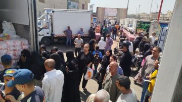 بقرار من محافظ الأقصر.. تمديد سوق اليوم الواحد ليوم إضافي بسبب الإقبال الكبير من المواطنين بقرار من محافظ الأقصر.. تمديد سوق اليوم الواحد ليوم إضافي بسبب الإقبال الكبير من المواطنين