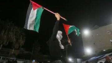 غزة تحتفل بموافقة حماس على خطة ترامب.. والغارات الإسرائيلية مستمرة