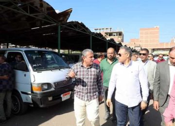 للتأكد من الالتزام بتعريفة الركوب الجديدة.. محافظ الشرقية يتفقد مواقف سيارات الأجرة العمومية للتأكد من الالتزام بتعريفة الركوب الجديدة.. محافظ الشرقية يتفقد مواقف سيارات الأجرة العمومية