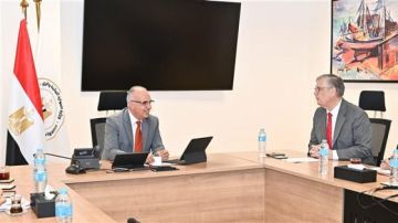 وزير الري يبحث مع سفير هولندا بالقاهرة مجالات التعاون المشترك فى الموارد المائية وزير الري يبحث مع سفير هولندا بالقاهرة مجالات التعاون المشترك فى الموارد المائية