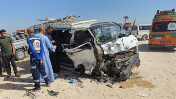 إصابة 11 شخصا في تصادم نقل وميكروباص بطريق أسيوط منفلوط الزراعي إصابة 11 شخصا في تصادم نقل وميكروباص بطريق أسيوط منفلوط الزراعي