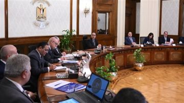 الحكومة: ملتزمون باتخاذ خطوات في تنفيذ برنامج الطروحات قبل نهاية 2025 الحكومة: ملتزمون باتخاذ خطوات في تنفيذ برنامج الطروحات قبل نهاية 2025