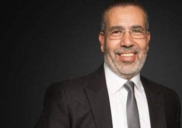 مدحت العدل: تعلمت كتابة الشعر من أغاني أم كلثوم.. وإنتاج مسرحيتها كان نوعا من الجنون مدحت العدل: تعلمت كتابة الشعر من أغاني أم كلثوم.. وإنتاج مسرحيتها كان نوعا من الجنون