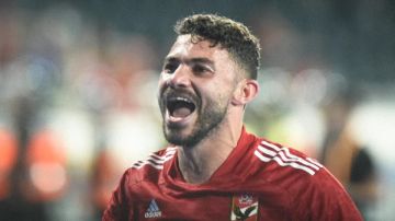 نجم الأهلي السابق: ياسر إبراهيم أعاد صلابة الدفاع.. وعبدالله السعيد خارج الخدمة نجم الأهلي السابق: ياسر إبراهيم أعاد صلابة الدفاع.. وعبدالله السعيد خارج الخدمة