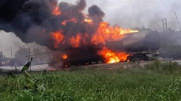 انفجار شاحنة وقود في نيجيريا يسقط 71 ضحية انفجار شاحنة وقود في نيجيريا يسقط 71 ضحية
