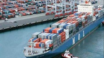 تداول 12 ألف طن بضائع بمواني البحر الأحمر تداول 12 ألف طن بضائع بمواني البحر الأحمر