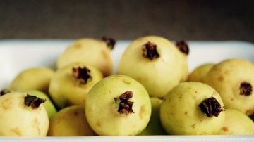 حساسية ومشاكل في الهضم.. فوائد وأضرار لـ الجوافة لا تعلمها حساسية ومشاكل في الهضم.. فوائد وأضرار لـ الجوافة لا تعلمها