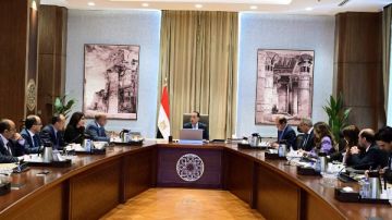 رئيس الوزراء يتابع الموقف التنفيذي للطاقات المتجددة وتدعيم الشبكة القومية للكهرباء رئيس الوزراء يتابع الموقف التنفيذي للطاقات المتجددة وتدعيم الشبكة القومية للكهرباء
