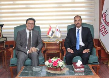 وزير الثقافة يلتقي محافظ سوهاج لبحث آليات تكثيف التعاون للانتهاء من تطوير قصر الثقافة وزير الثقافة يلتقي محافظ سوهاج لبحث آليات تكثيف التعاون للانتهاء من تطوير قصر الثقافة