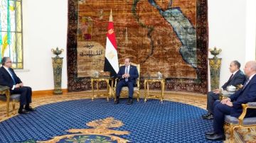 الرئيس السيسي: فوز العناني يجسد التقدير الدولي لإرث مصر وإسهاماتها الفكرية