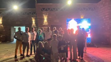 السياح يشاهدون برومو عن المتحف المصري الكبير بمعبد أبوسمبل..صور السياح يشاهدون برومو عن المتحف المصري الكبير بمعبد أبوسمبل..صور