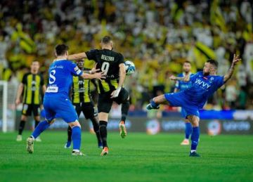 الهلال ينتزع فوزا ثمينا من الاتحاد في كلاسيكو دوري روشن السعودي الهلال ينتزع فوزا ثمينا من الاتحاد في كلاسيكو دوري روشن السعودي