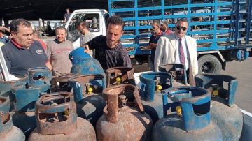 نقص في الاسطوانات.. جولة مفاجئة للتموين على محطات تعبئة الغاز بدمياط نقص في الاسطوانات.. جولة مفاجئة للتموين على محطات تعبئة الغاز بدمياط