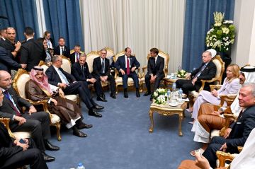 السيسي: قمة شرم الشيخ تحمل رسالة واحدة.. كفى حربا ومرحبا بالسلام السيسي: قمة شرم الشيخ تحمل رسالة واحدة.. كفى حربا ومرحبا بالسلام