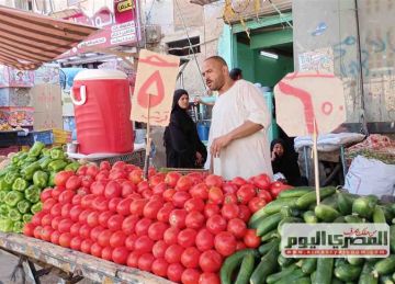الطماطم بـ11 جنيها.. أسعار الخضروات والفاكهة بسوق العبور اليوم الثلاثاء
