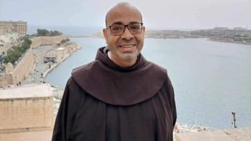 الكنيسة اللاتينية بمصر تهنئ الأب مجدي حلمي الفرنسيسكاني لتعيينه مدبرا رسوليا لإيبارشية طرابلس الليبية