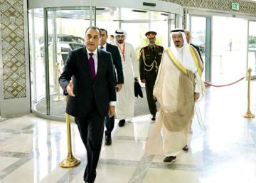 رئيسا وزراء مصر والكويت يعقدان جلسة مباحثات موسعة لبحث القضايا ذات الاهتمام المشترك بين البلدين رئيسا وزراء مصر والكويت يعقدان جلسة مباحثات موسعة لبحث القضايا ذات الاهتمام المشترك بين البلدين