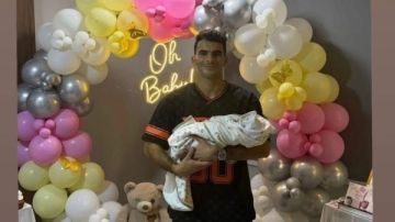 زيزو يرزق بمولود جديد ويكشف عن اسمه.. تفاصيل زيزو يرزق بمولود جديد ويكشف عن اسمه.. تفاصيل