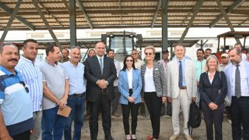 سفيرة الاتحاد الأوروبي ومحافظ البحيرة تتفقدان المركز النموذجي للزراعة الآلية بدمنهور