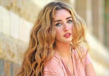 هنا الزاهد تتحدث عن أمور لا تعجبها في الوسط الفني: التطبيل وفي ناس مزيفة جدا هنا الزاهد تتحدث عن أمور لا تعجبها في الوسط الفني: التطبيل وفي ناس مزيفة جدا