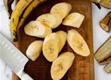 وجبة الفطار أم العشاء ؟.. الوقت المناسب لتناول الموز وجبة الفطار أم العشاء ؟.. الوقت المناسب لتناول الموز