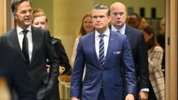 البنتاجون تجري تحقيقا حول ملابسات حادث طائرة وزير الحرب الأمريكي