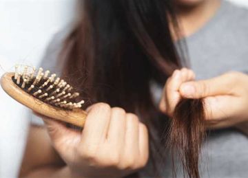 تساقط الشعر يشير إلى وجود مشاكل في الكلى.. 5 علامات تكشف السر تساقط الشعر يشير إلى وجود مشاكل في الكلى.. 5 علامات تكشف السر