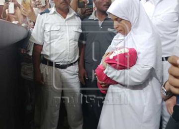 رئيس محكمة جنايات المنيا يقاطع مرافعة الدفاع لموقف إنساني خلال محاكمة المتهمة بقتل زوجها وأطفاله الـ6 بدلجا (تفاصيل)