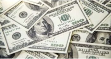 الدولار يتراجع أمام الجنيه اليوم الأحد 5 10 2025 ويسجل 47.56 جنيها للشراء