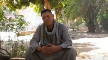 عندليب قنا.. بائع خردة يبدع في تقليد أغاني عبدالحليم حافظ عندليب قنا.. بائع خردة يبدع في تقليد أغاني عبدالحليم حافظ