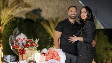 كل سنة وانتي أغلى حاجة في حياتي..حسني عبد ربه يهنئ زوجته بعيد ميلادها