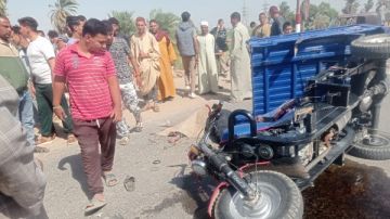 مصرع شخص وإصابة آخر في تصادم سيارة وتروسيكل بأسيوط