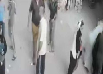 أمن الغربية يفحص فيديو تعدي أشخاص علي سيدات في الشارع  أمن الغربية يفحص فيديو تعدي أشخاص علي سيدات في الشارع