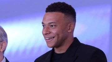 بعد تتويجه بالحذاء الذهبي الأوروبي.. مبابي: ذكر اسمي بجانب كريستيانو شرف كبير