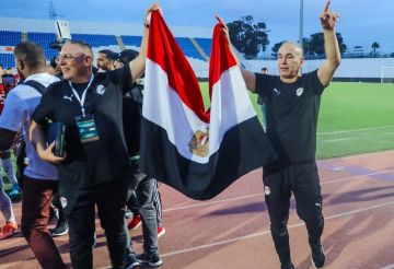 بعد هدفه الذهبي في مرمى الجزائر.. حسام حسن يسطر التاريخ مع منتخب مصر من جديد بعد هدفه الذهبي في مرمى الجزائر.. حسام حسن يسطر التاريخ مع منتخب مصر من جديد