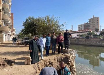 تعرض لانهيار جزئي.. إحلال وتجديد لحائط ساند بالبر الغربي لبحر مويس في الشرقية تعرض لانهيار جزئي.. إحلال وتجديد لحائط ساند بالبر الغربي لبحر مويس في الشرقية