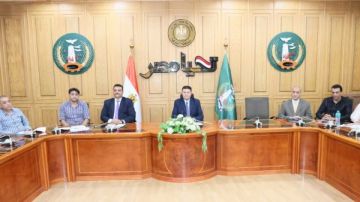 سكرتير عام محافظة المنوفية يعقد اجتماعا لمتابعة معدلات الإنجاز بملفي التصالح والتقنين