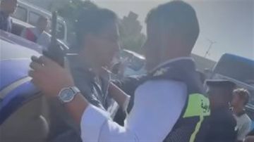 فيديو القبض على شاب سكران بطريق كورنيش ممشى أهل مصر يثير الجدل