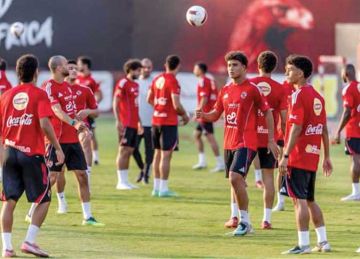  مينفعش يكمل في النادي .. الحديدي يفتح النار على نجم الأهلي